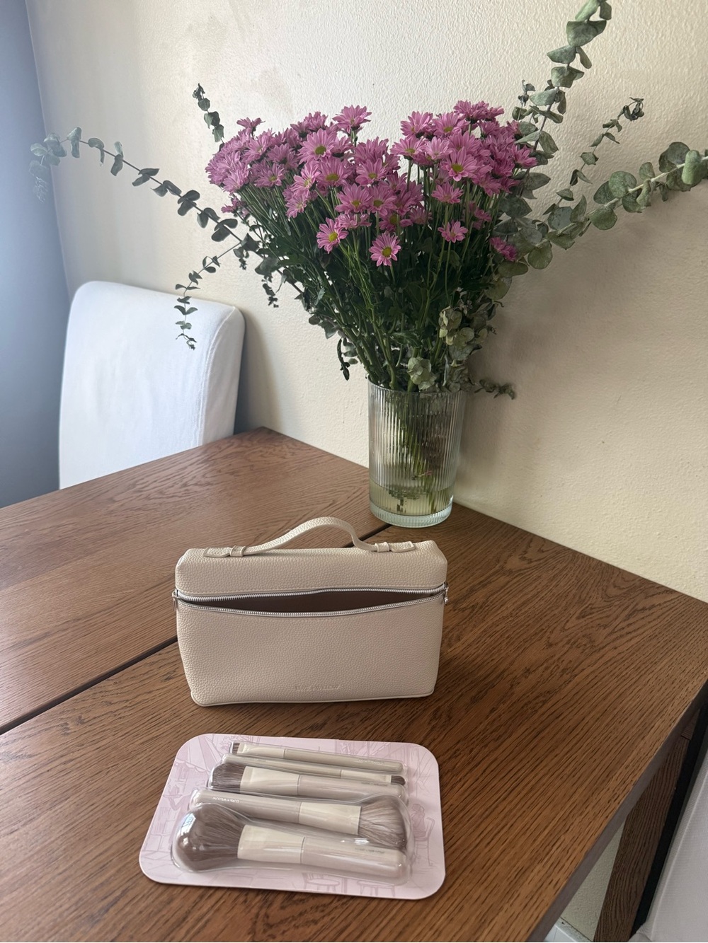 Makeup brushes w/ bag